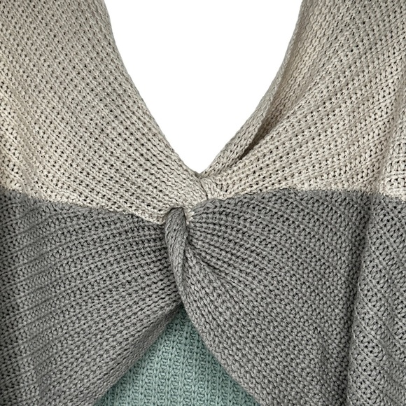 Derek Heart Cropped Sweater - Picture 2 of 6